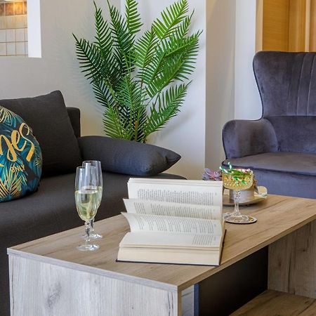 טולון Savvas Apartment מראה חיצוני תמונה