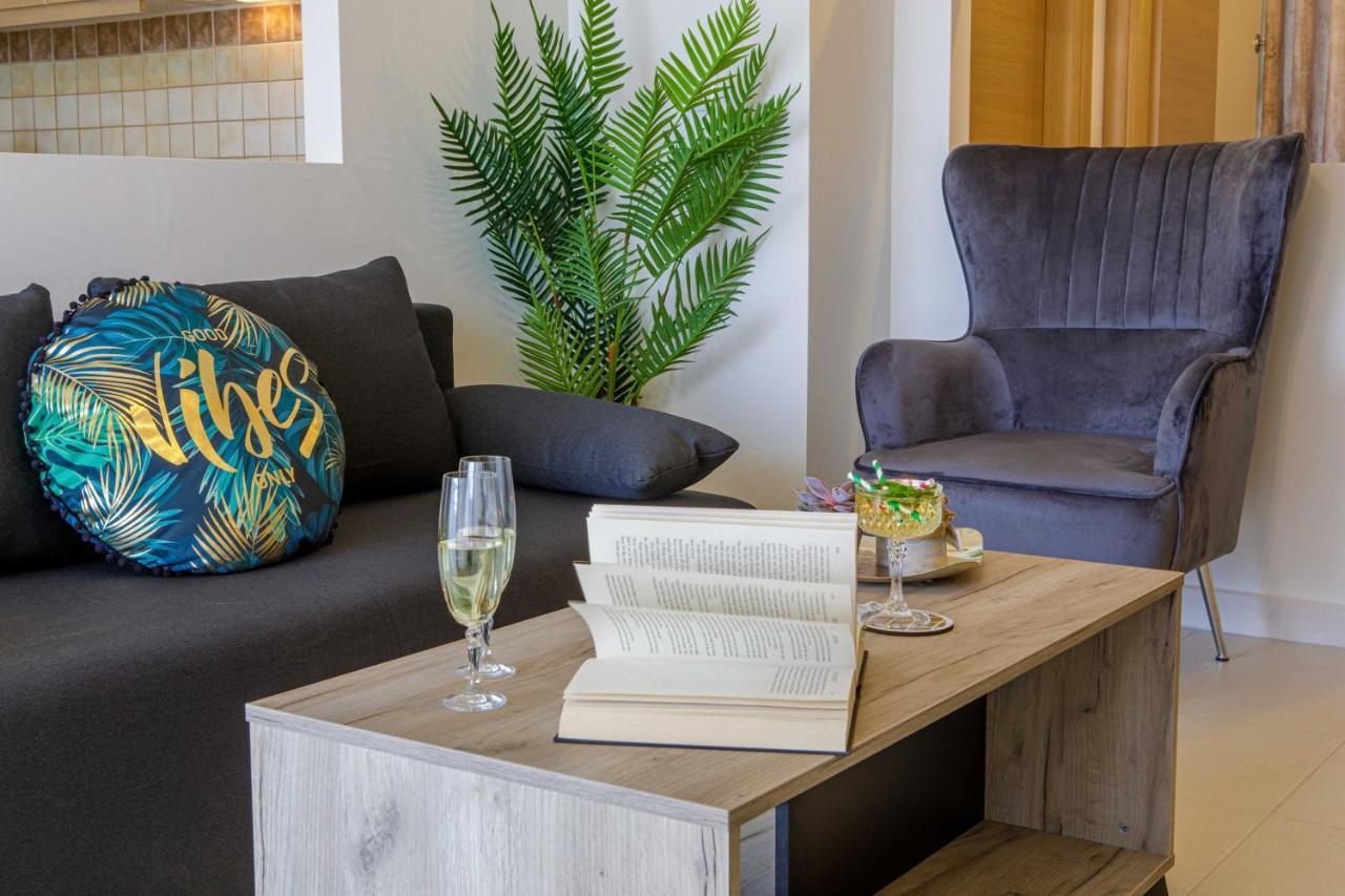 טולון Savvas Apartment מראה חיצוני תמונה